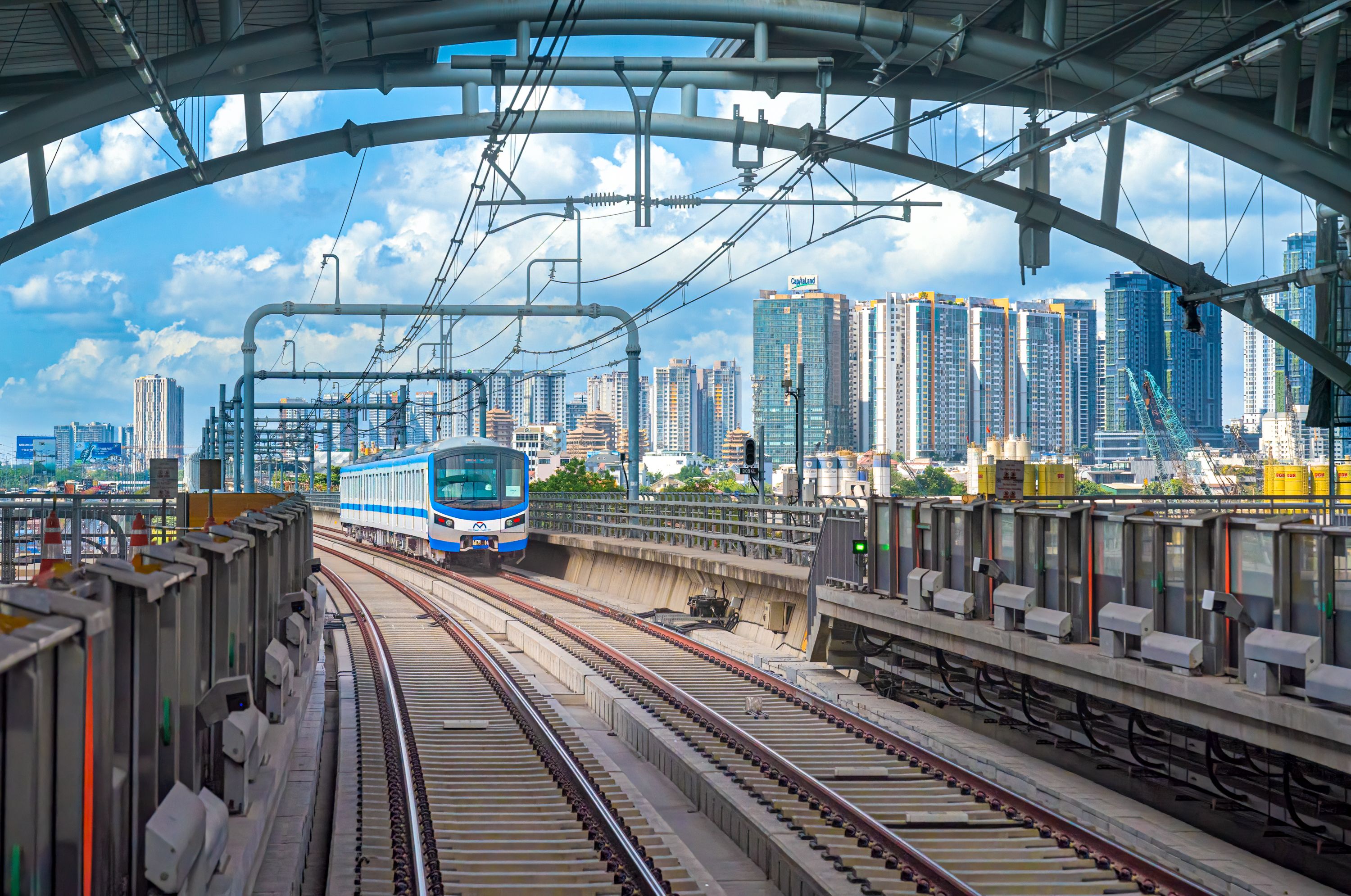 Chính thức vận hành tuyến Metro số 1 (tuyến Bến Thành – Suối Tiên)